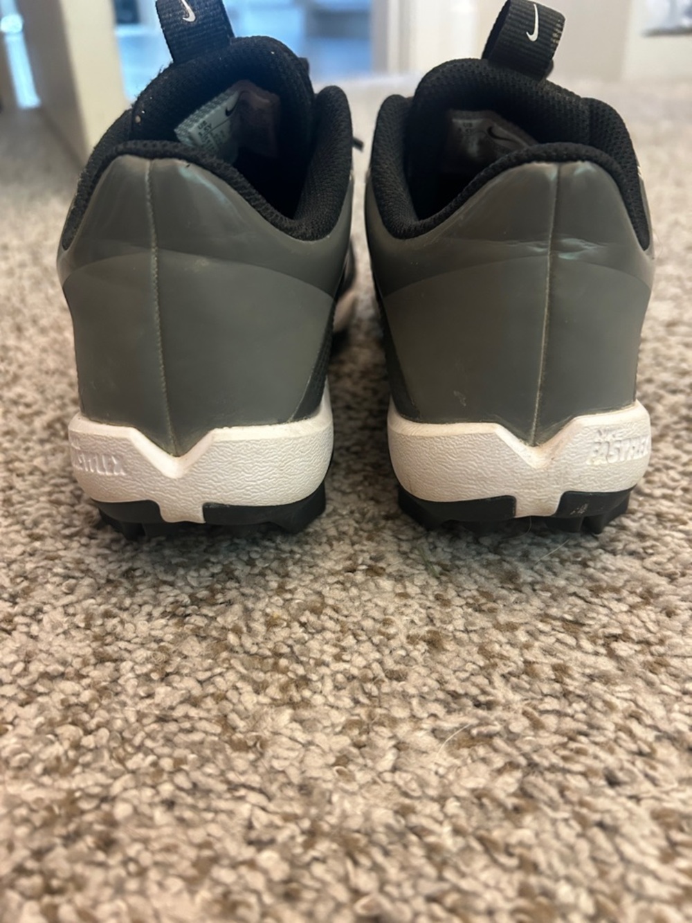 Nike boys baseball/football cleats. Vapor size 3.5 - Picture 4 of 6